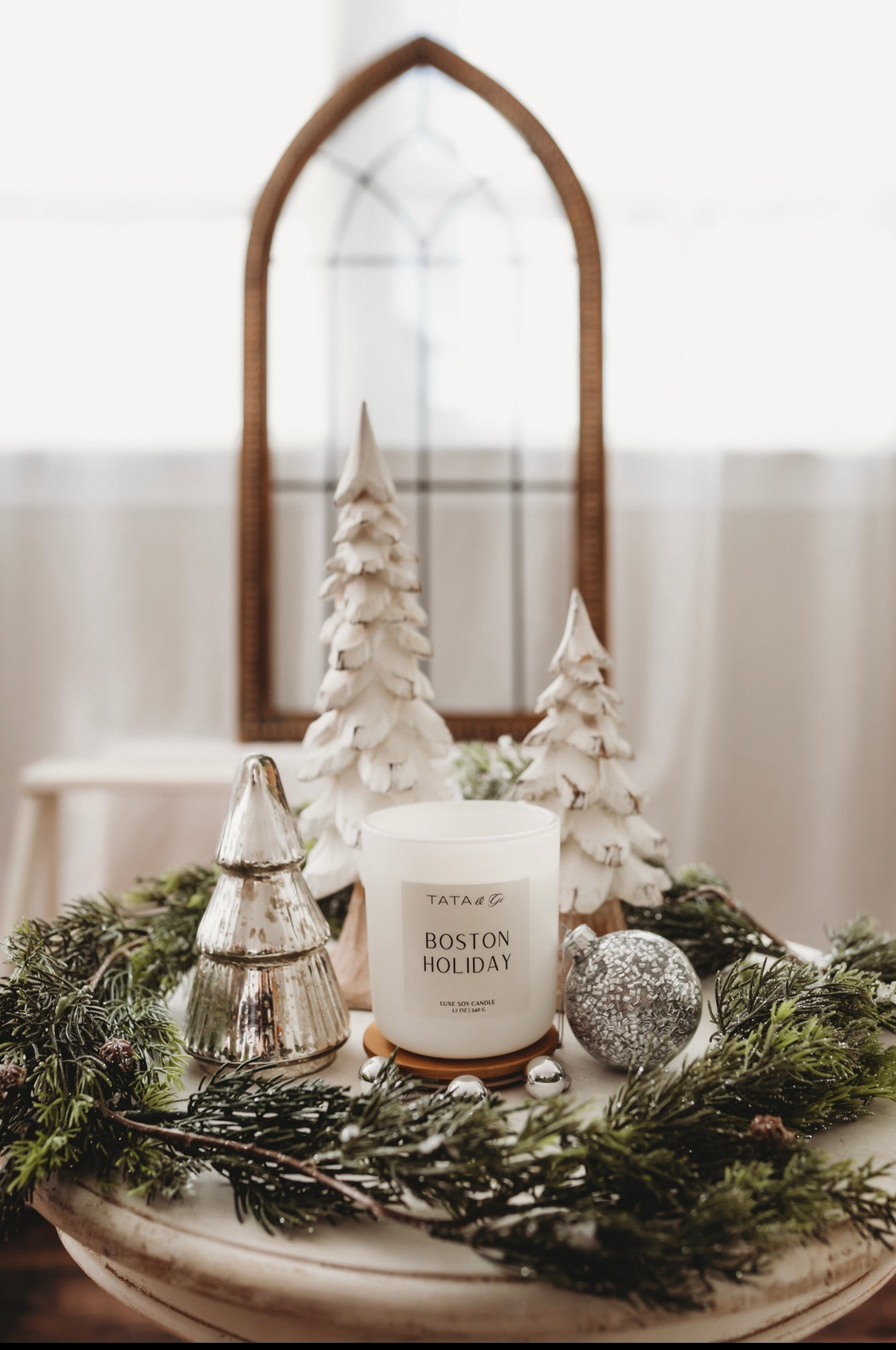 Boston Holiday Signature Alabaster Candle